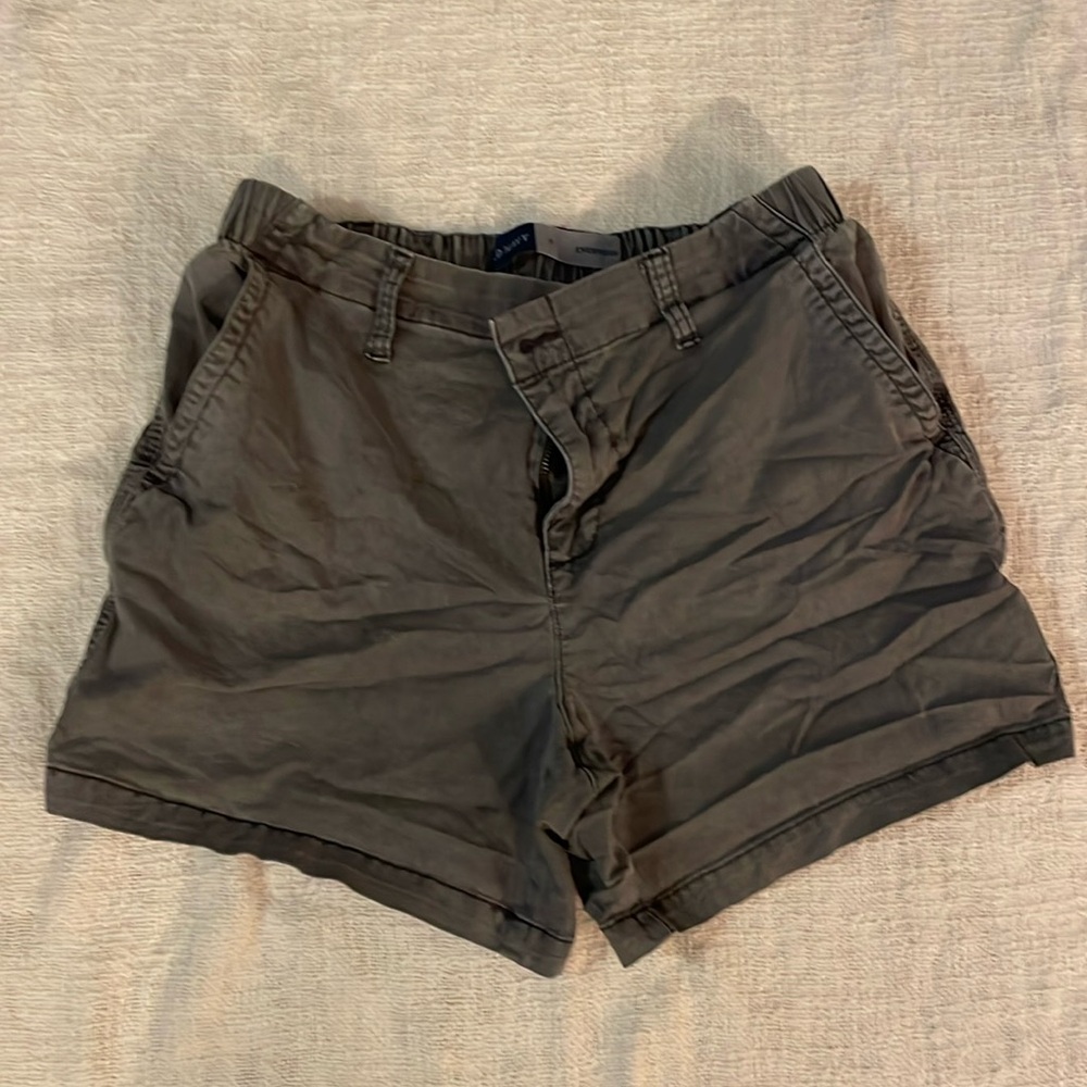 Of navy size medium every day short in grey